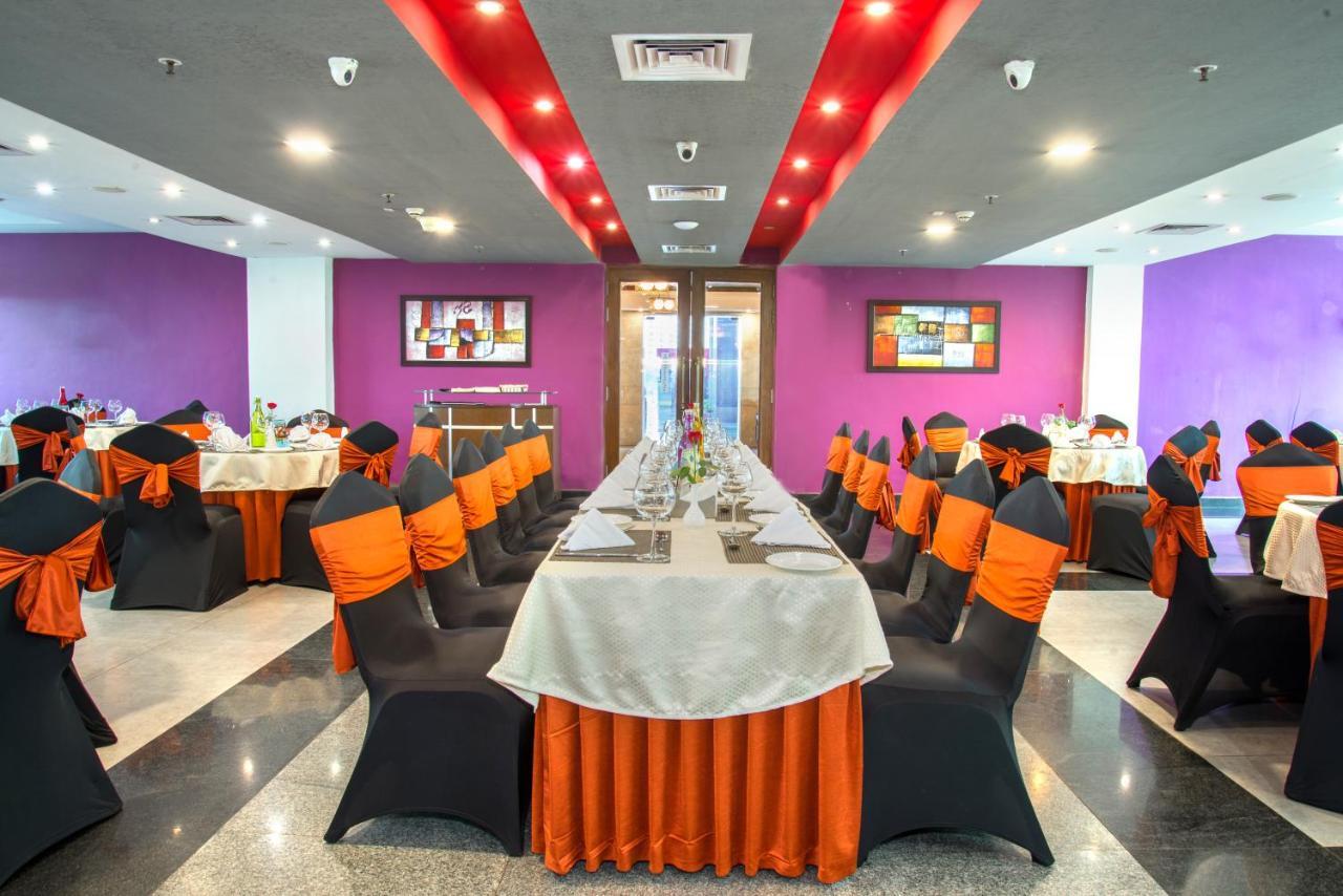 Hide Away Suites Noida Ngoại thất bức ảnh