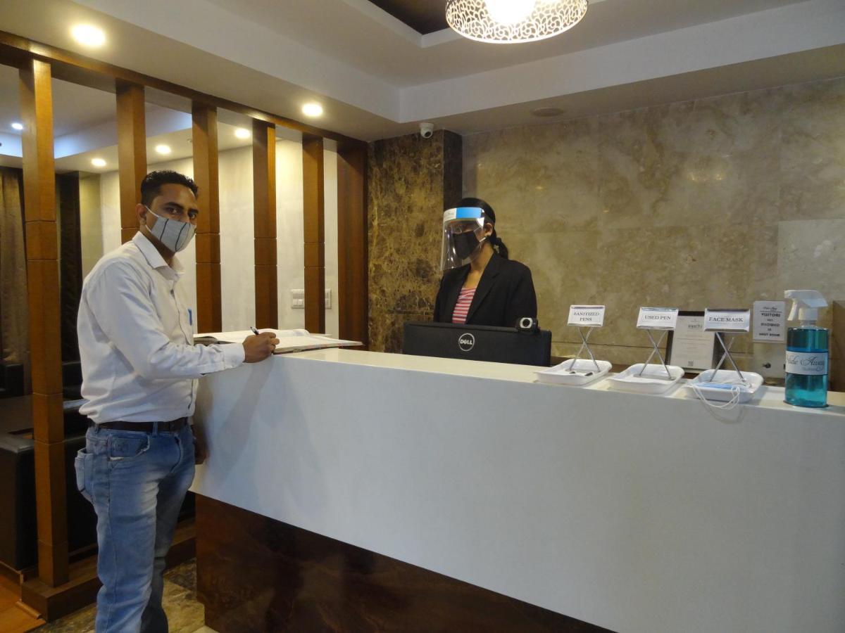 Hide Away Suites Noida Ngoại thất bức ảnh