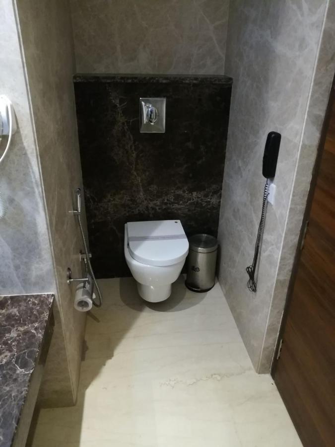 Hide Away Suites Noida Ngoại thất bức ảnh