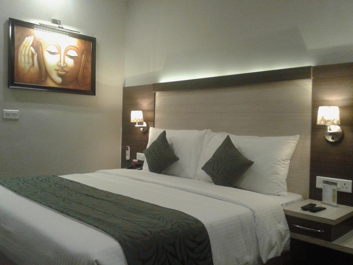 Hide Away Suites Noida Ngoại thất bức ảnh