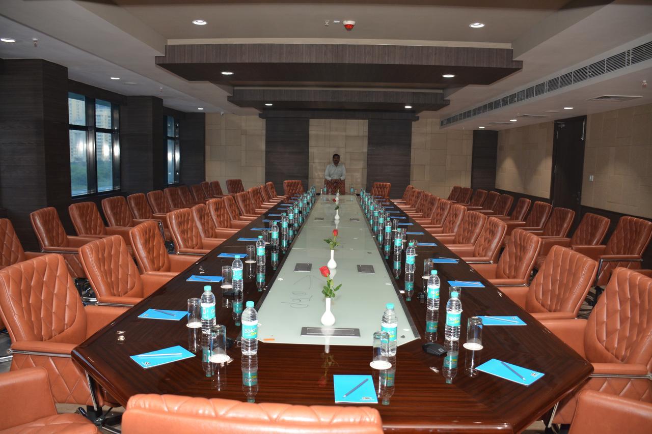 Hide Away Suites Noida Ngoại thất bức ảnh