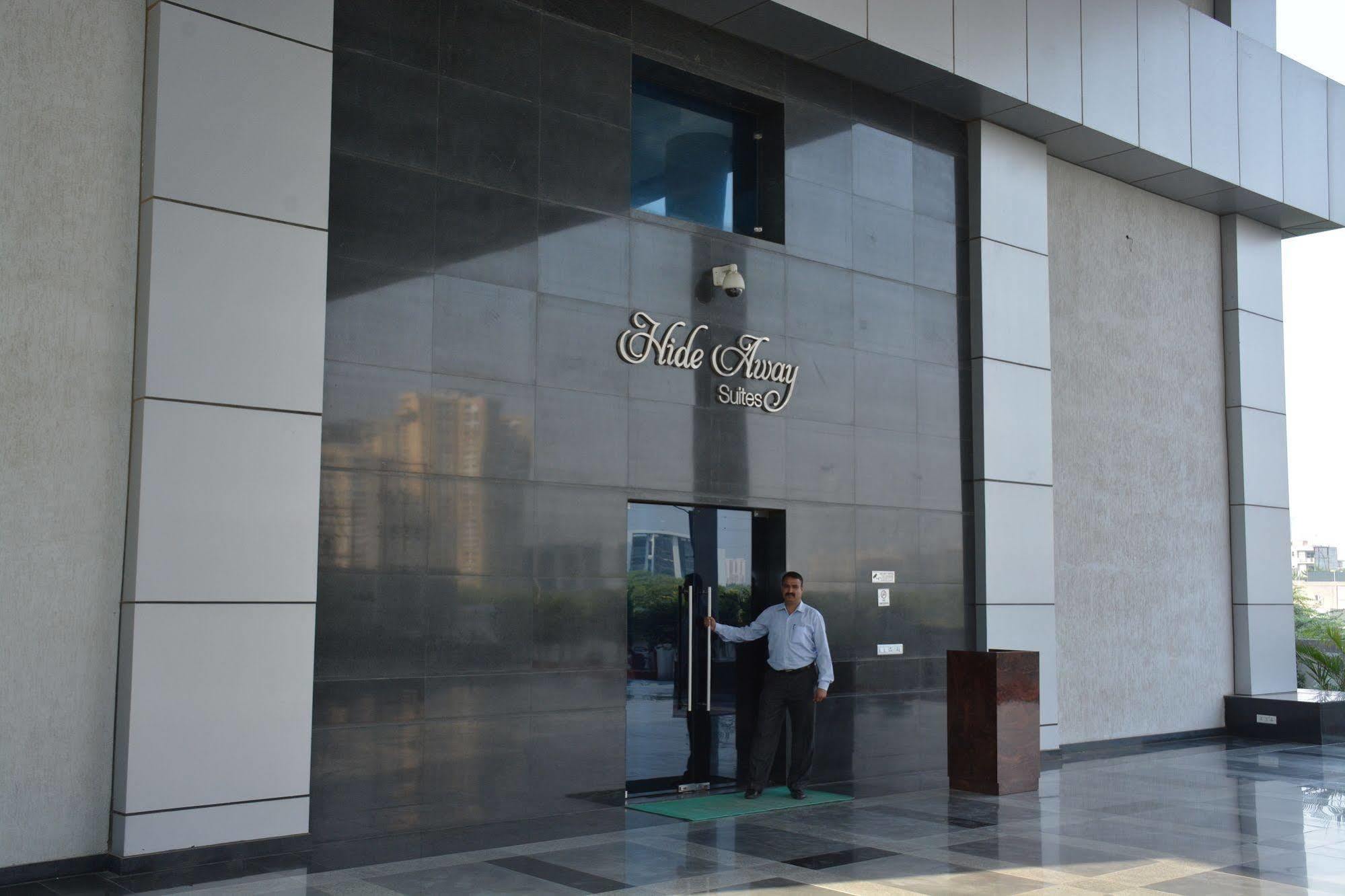 Hide Away Suites Noida Ngoại thất bức ảnh